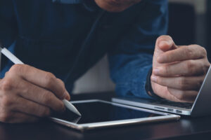 Electric document-signing software – Who should use it